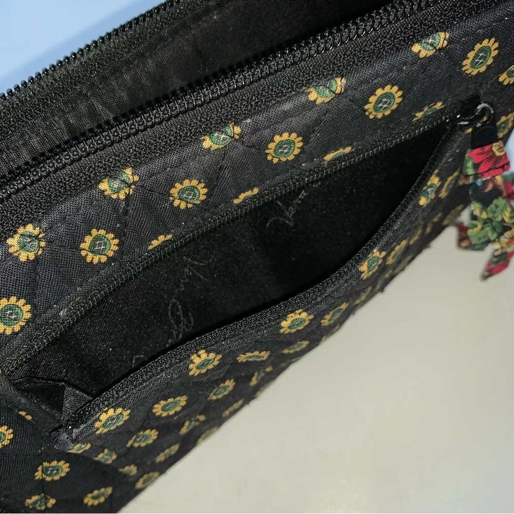 Vera Bradley Vibrant Black Sunflower Zip Around Wallet Clutch Wristlet - Picture 9 of 13